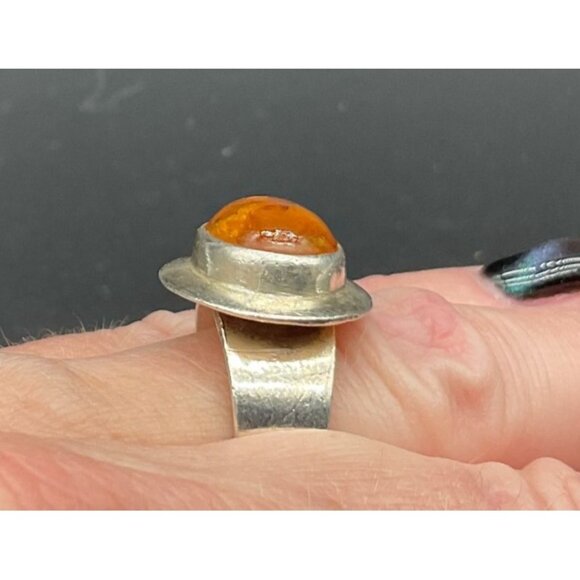 Vintage Sterling Silver & Amber Oval Statement Ring Size 8.5 Bezel Setting - Picture 2 of 4